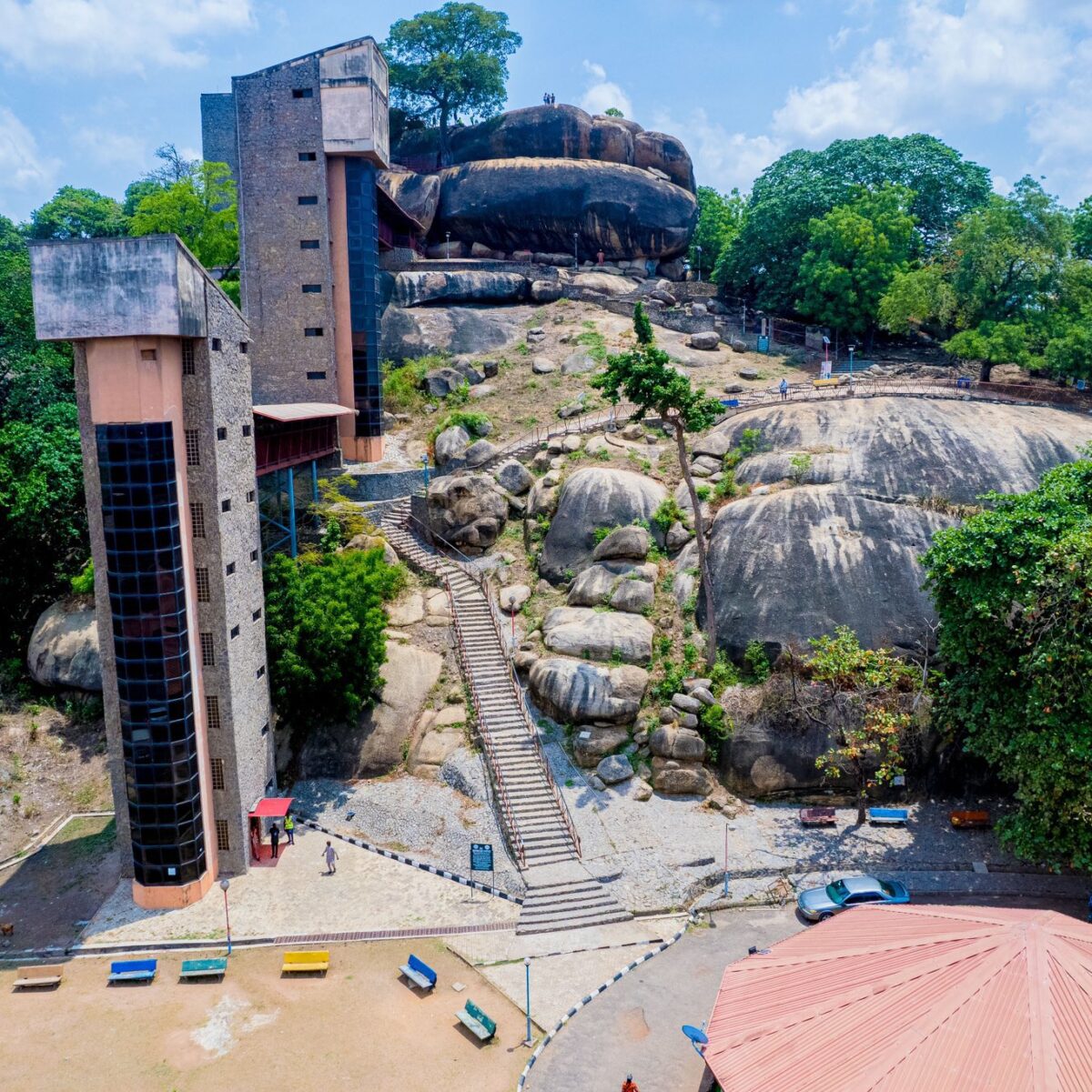 Picture from: https://thesun.ng/olumo-rock-other-tourist-attractions-revamped-for-gateway-games-2024/